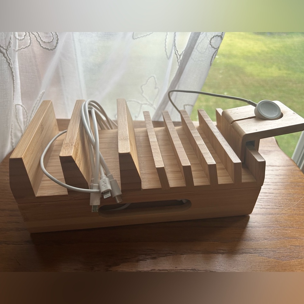 Wood 4-in1 + Apple Watch charging station with cords for USB-C Micro Lightening